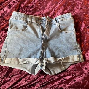 Cute summer jean shorts!